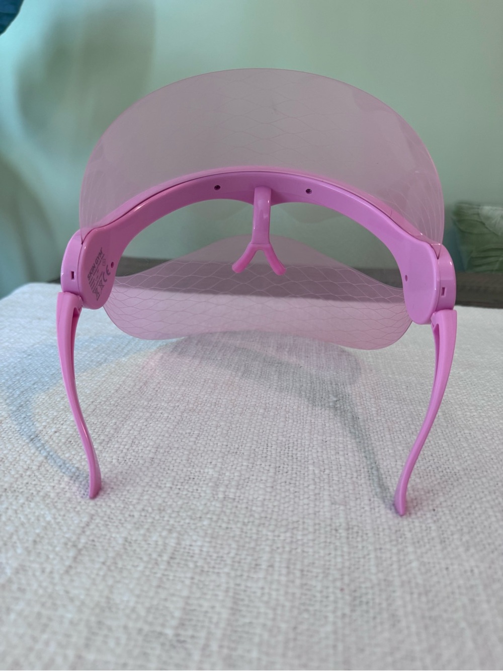 LED Face Mask - Picture 3 of 8